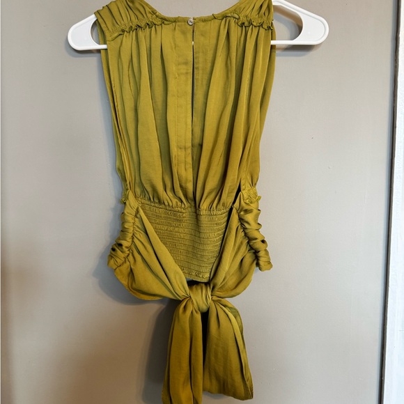 Free People Light Green Sleeveless Top Blouse with Elegant Detail Detail and Bow - Picture 11 of 13